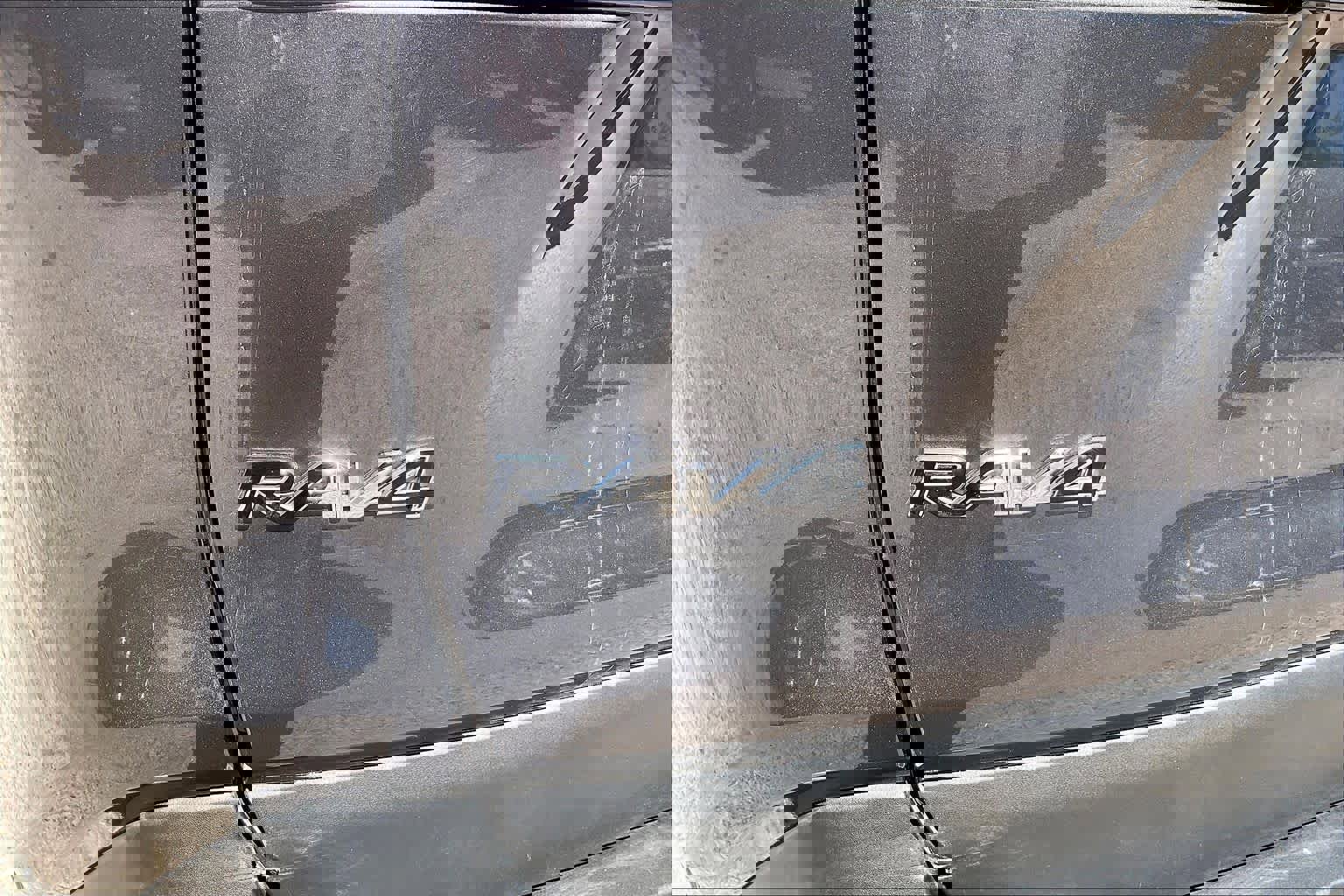 Used 2025 Toyota RAV4 XLE image 30