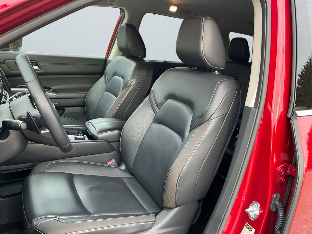 Used 2024 Nissan Pathfinder SL image 10