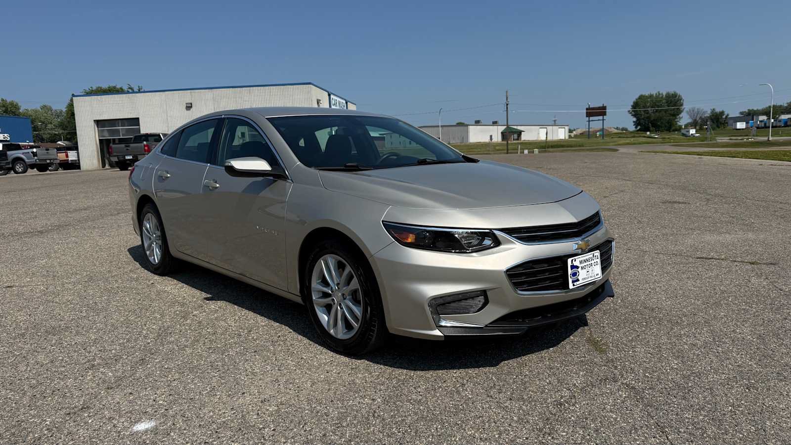 Used 2016 Chevrolet Malibu LT FWD image 2