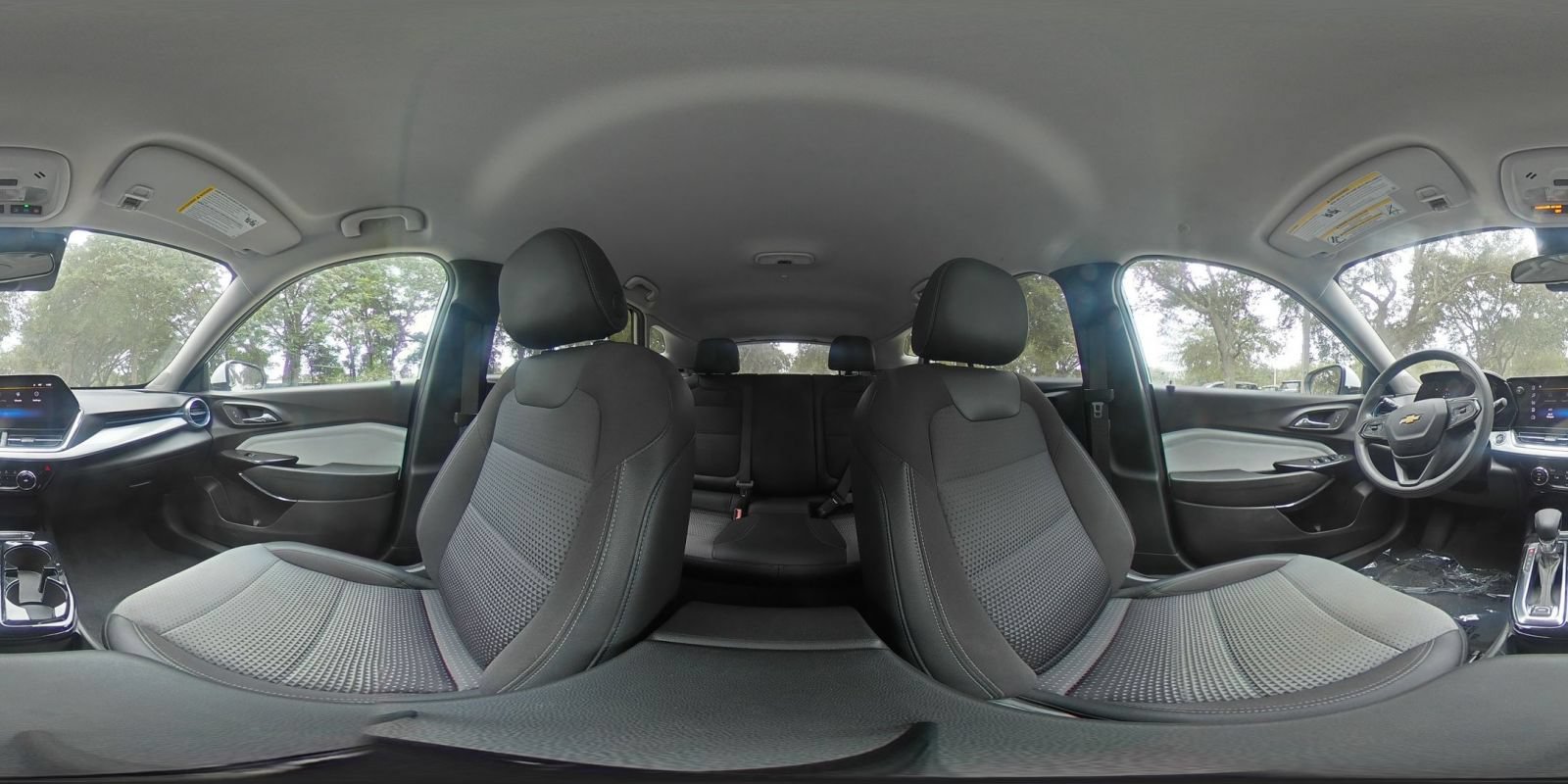 Used 2025 Chevrolet Trax LT FWD image 41