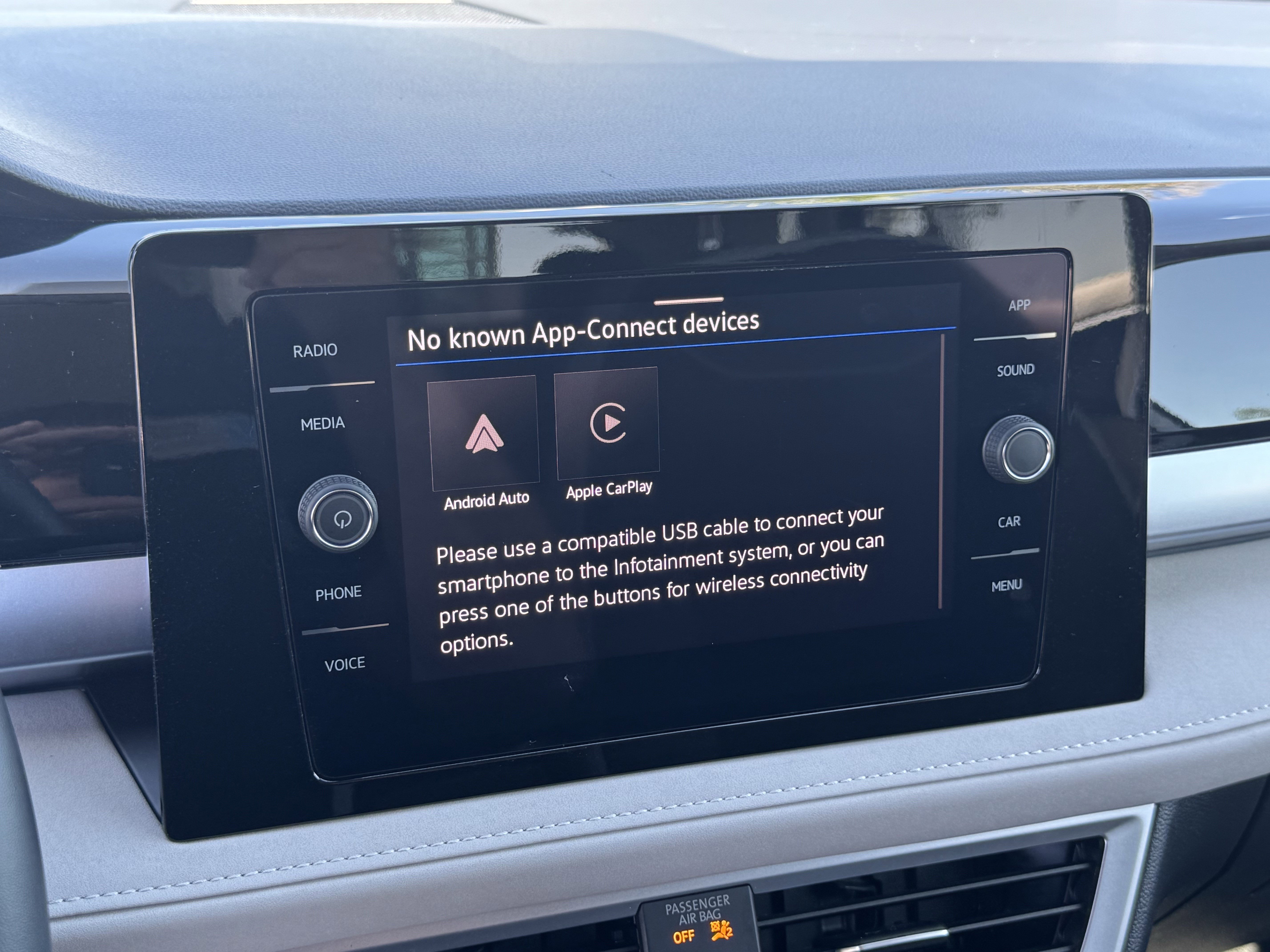 Used 2025 Volkswagen Taos SE image 25