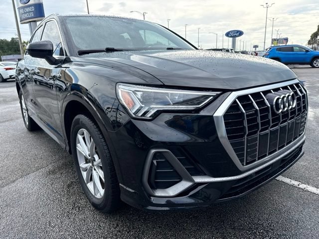 Used 2022 Audi Q3 2.0T Premium Plus w/ Premium Plus Package AWD/4WD image 3