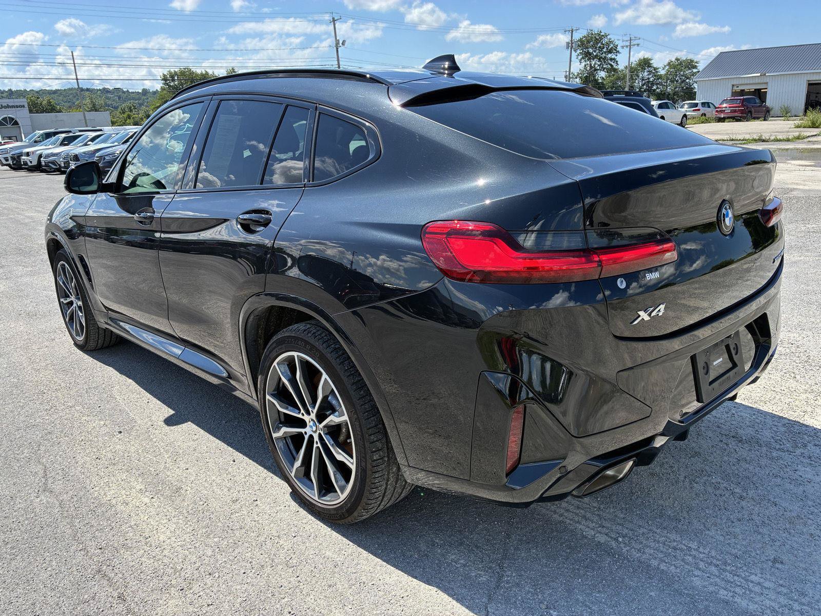 Used 2022 BMW X4 xDrive30i AWD/4WD image 5