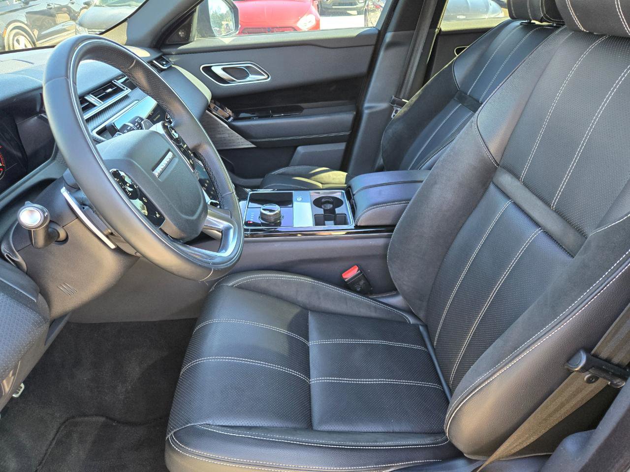 Used 2018 Land Rover Range Rover Velar R-Dynamic SE image 20