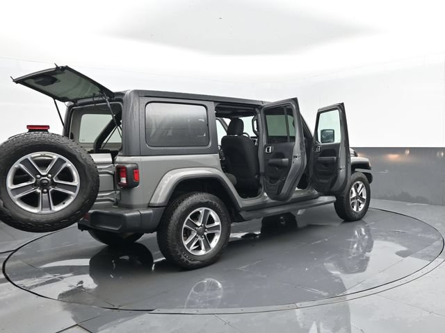 Used 2019 Jeep Wrangler Unlimited Sahara w/ Dual Top Group AWD/4WD image 30