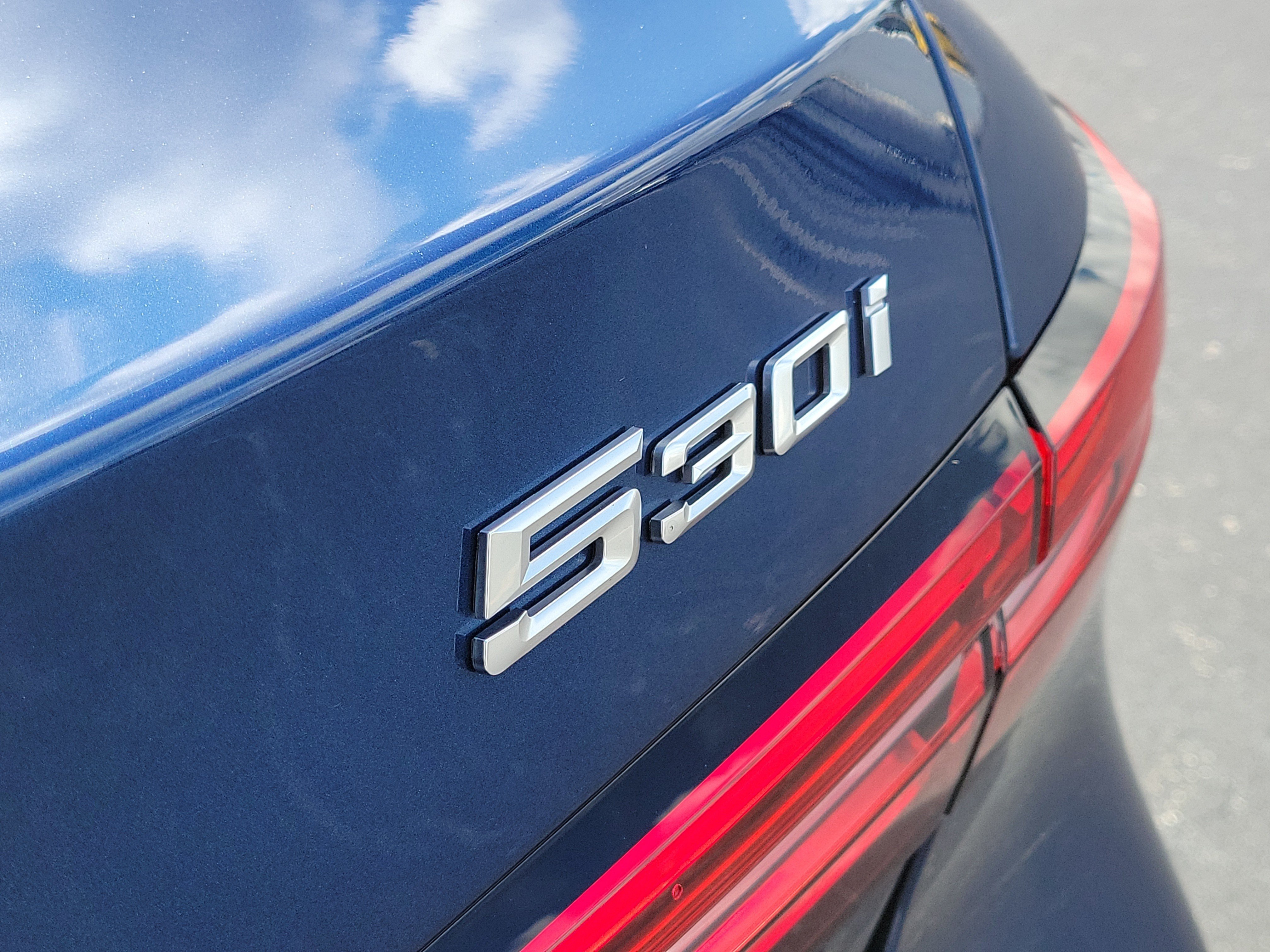 Used 2026 BMW 530i RWD image 5