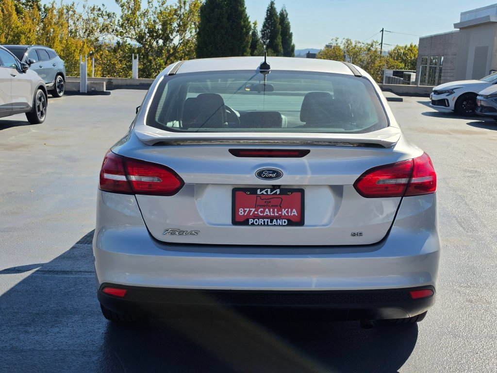 Used 2015 Ford Focus SE w/ Equipment Group 201A FWD image 4