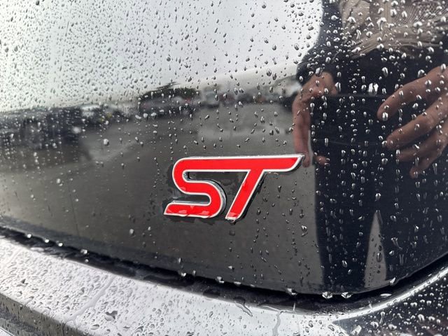 Used 2019 Ford Edge ST image 16