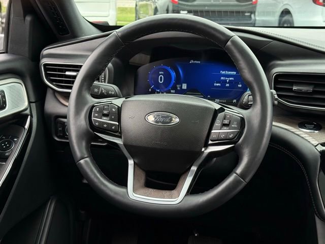 Used 2023 Ford Explorer Platinum w/ Technology Package image 8