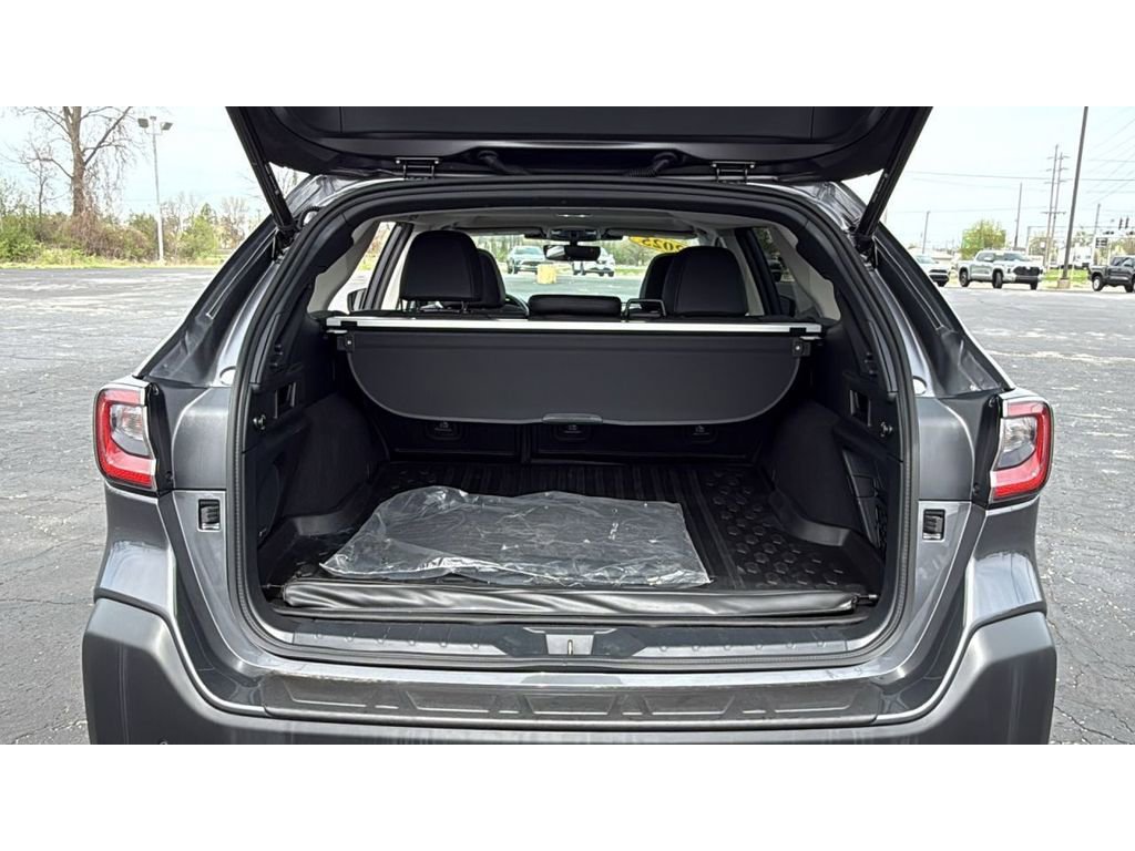 Used 2025 Subaru Outback Limited image 7
