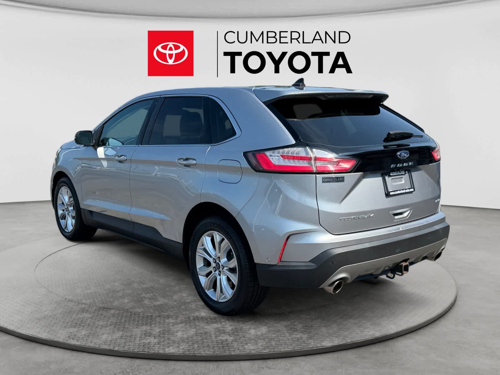 Used 2021 Ford Edge Titanium w/ Equipment Group 301A AWD/4WD image 3