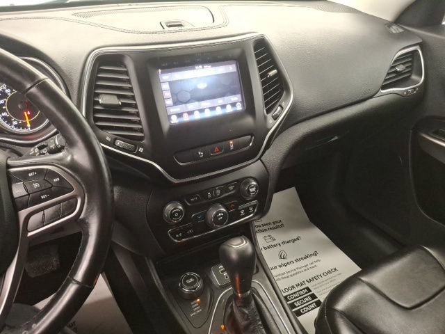 Used 2021 Jeep Cherokee Latitude Plus image 18