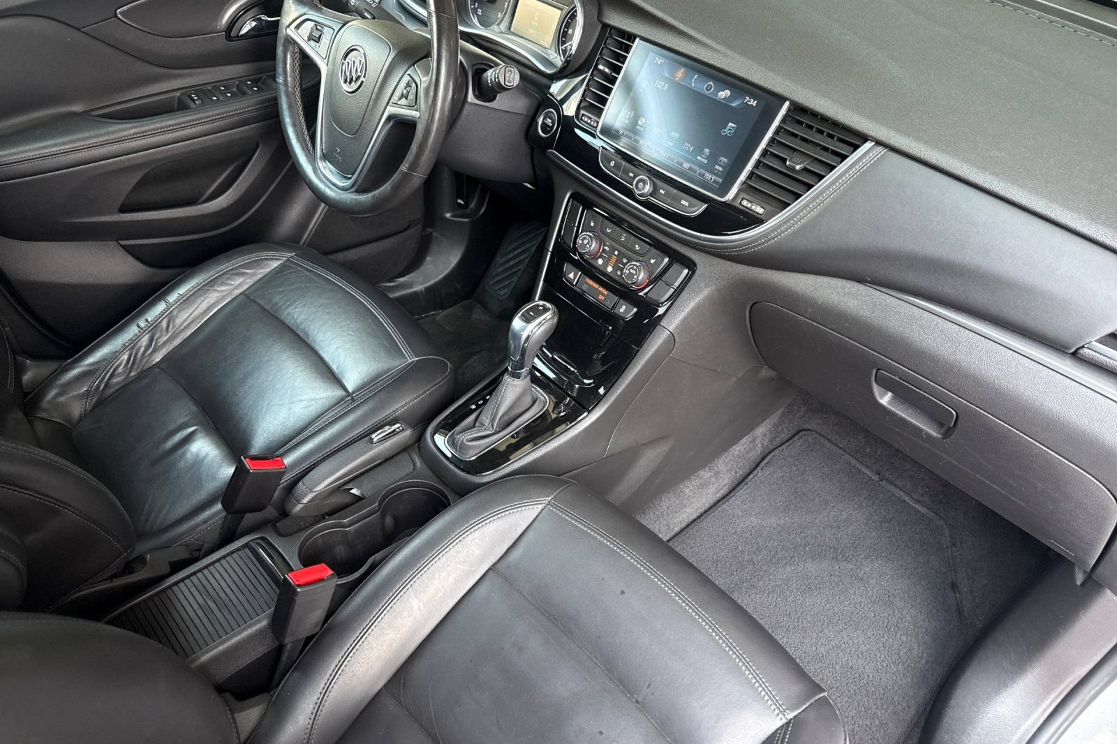 Used 2018 Buick Encore Essence FWD image 18