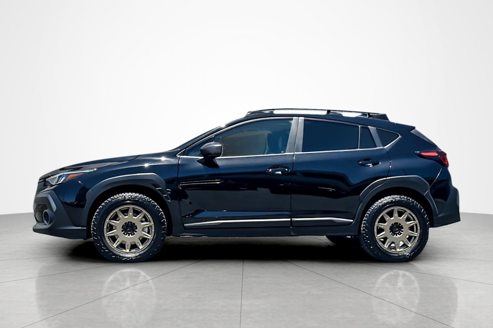 Used 2024 Subaru Crosstrek 2.5i Limited w/ Crosstrek Mirror Package AWD/4WD image 2