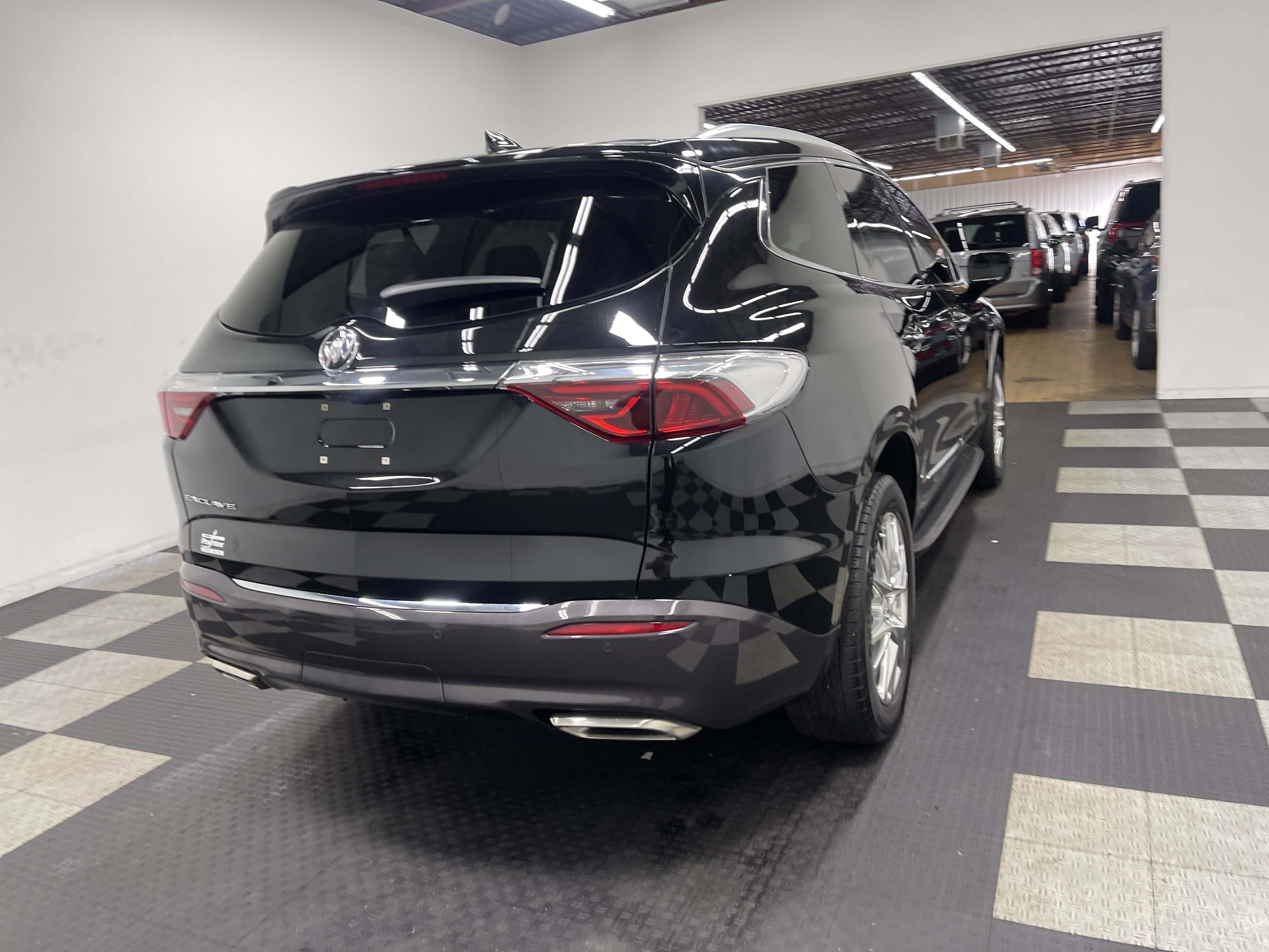 Used 2024 Buick Enclave Essence w/ Experience Buick Package image 5