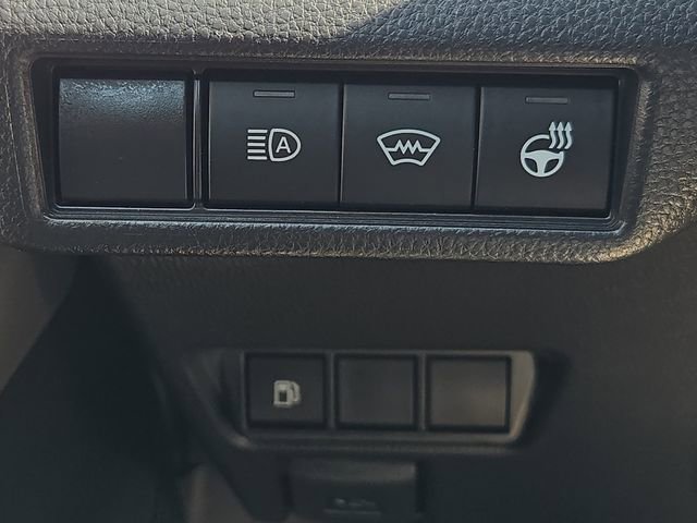 Used 2025 Toyota Prius XLE image 27