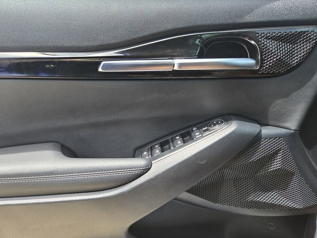 Certified 2024 Kia Seltos S image 25