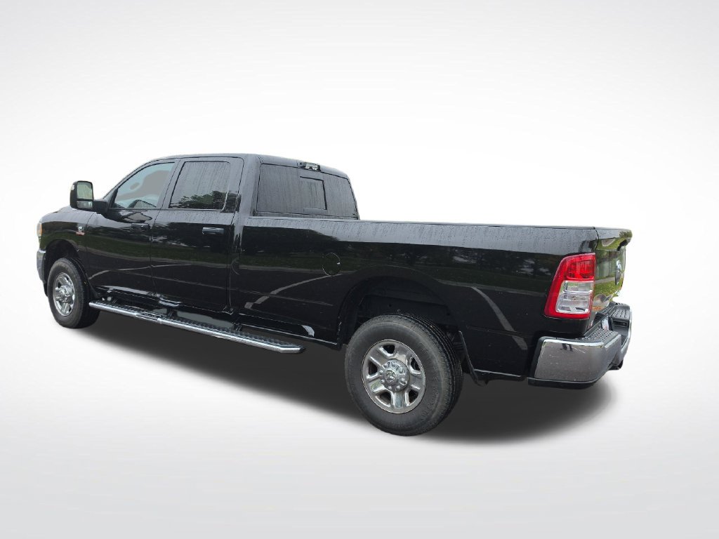 Used 2024 RAM 3500 Tradesman w/ Chrome Appearance Group AWD/4WD image 3