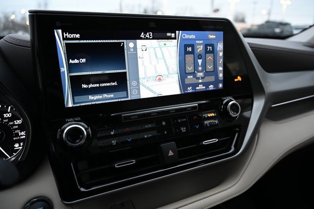 Used 2022 Toyota Highlander Platinum image 17