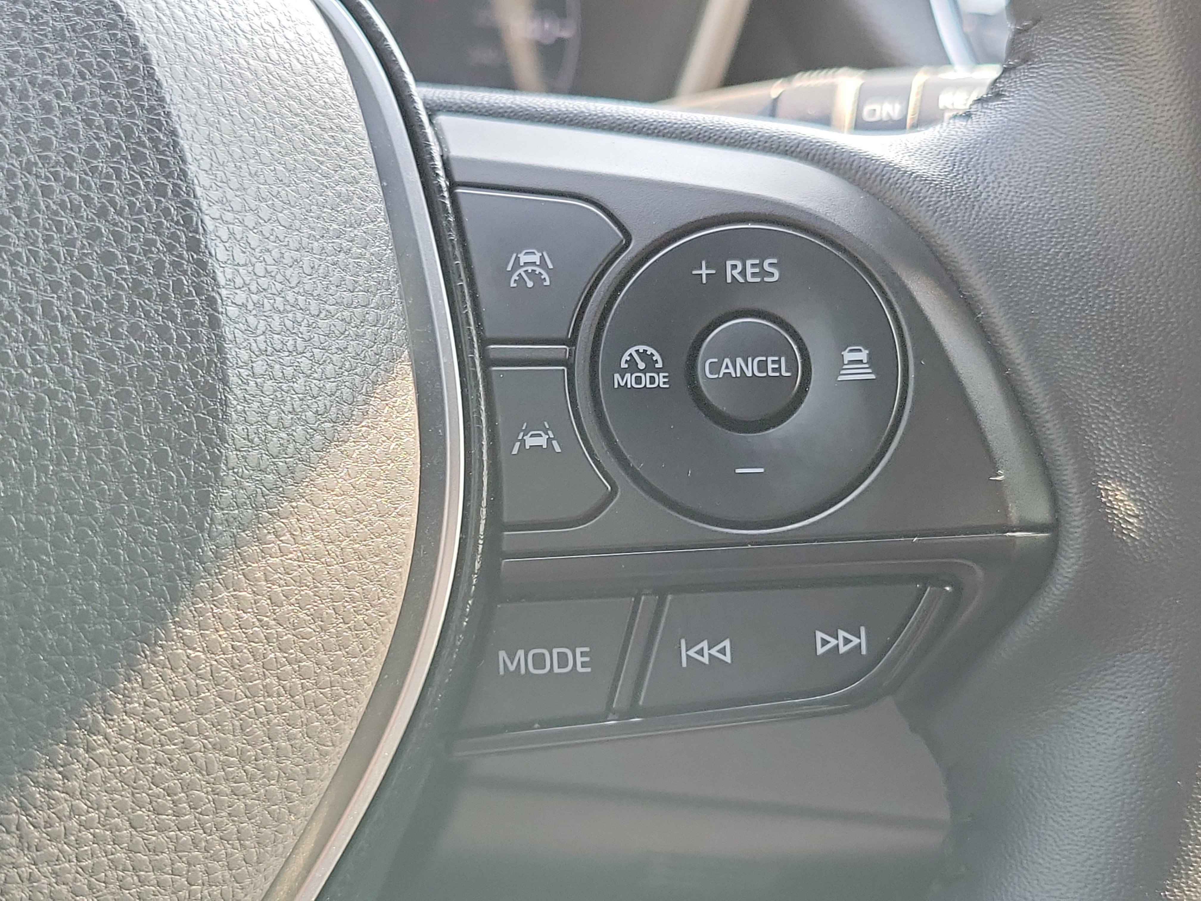 Certified 2025 Toyota Corolla SE w/ SE Package FWD image 24