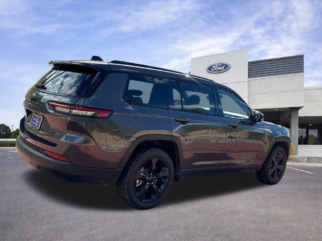 Used 2023 Jeep Grand Cherokee L Laredo AWD/4WD image 9