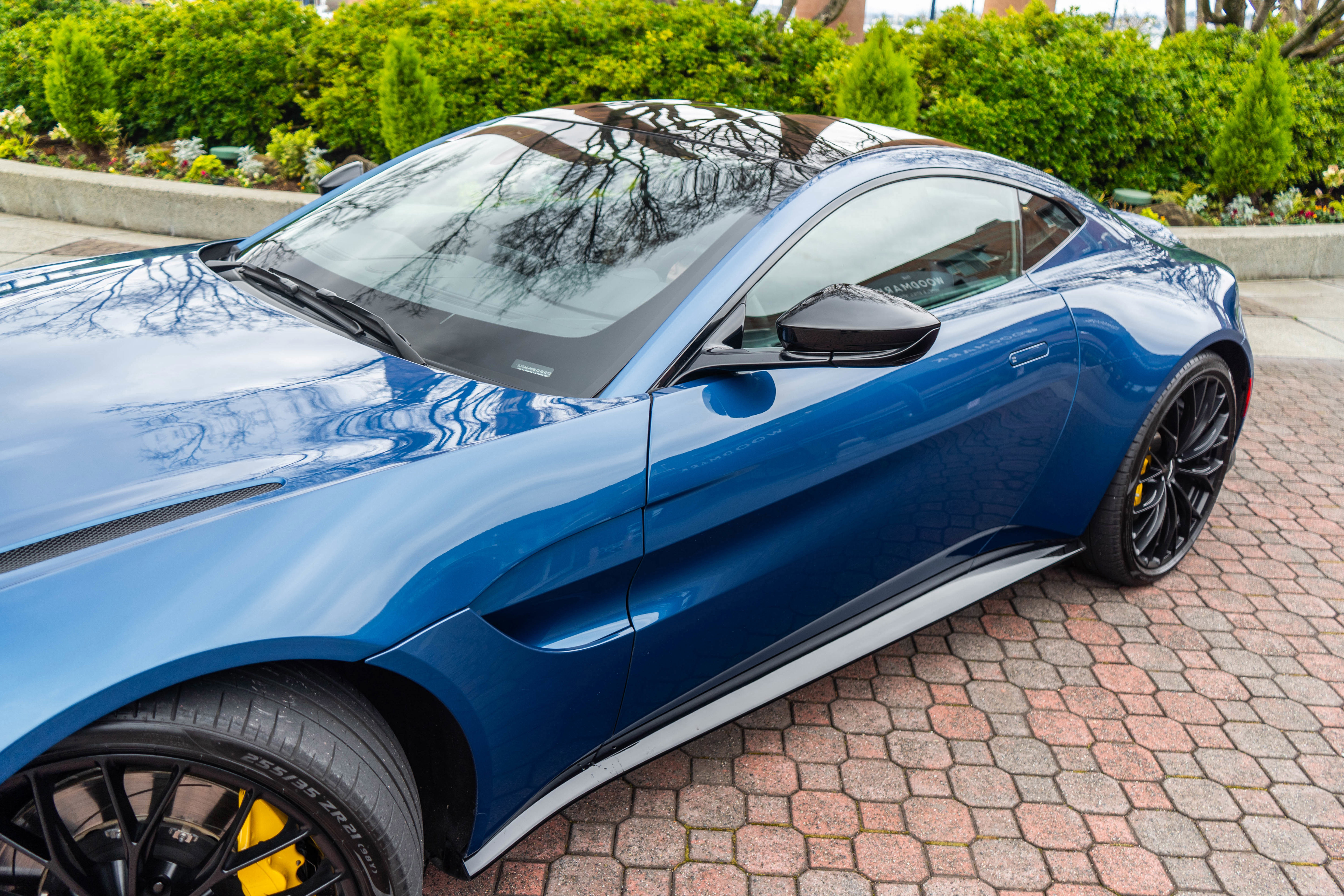 Used 2022 Aston Martin V8 Vantage image 38