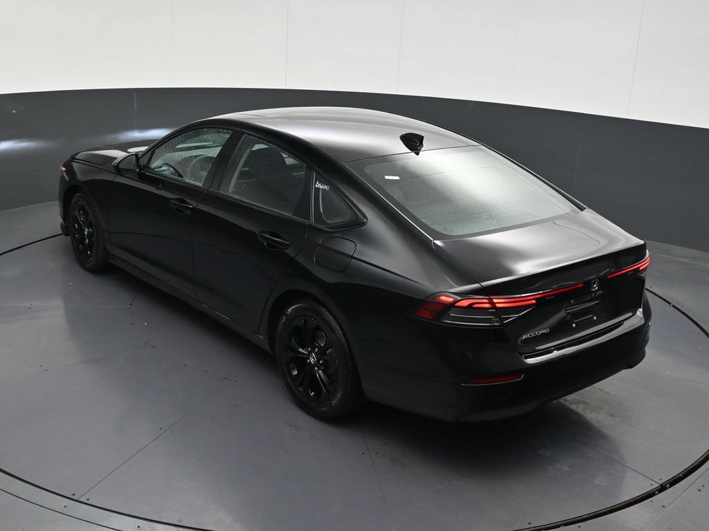 Used 2025 Honda Accord SE image 18