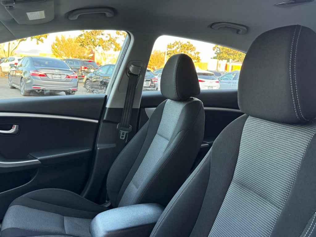 Used 2016 Hyundai Elantra GT w/ Option Group 02 image 15