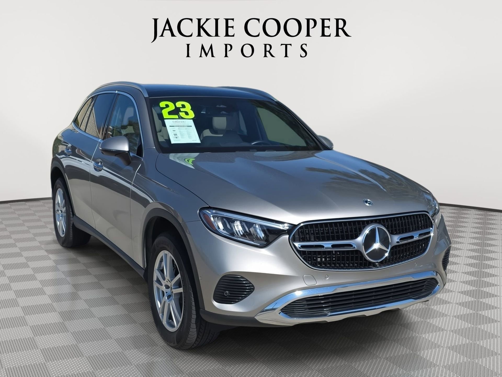 Used 2023 Mercedes-Benz GLC 300 4MATIC image 3