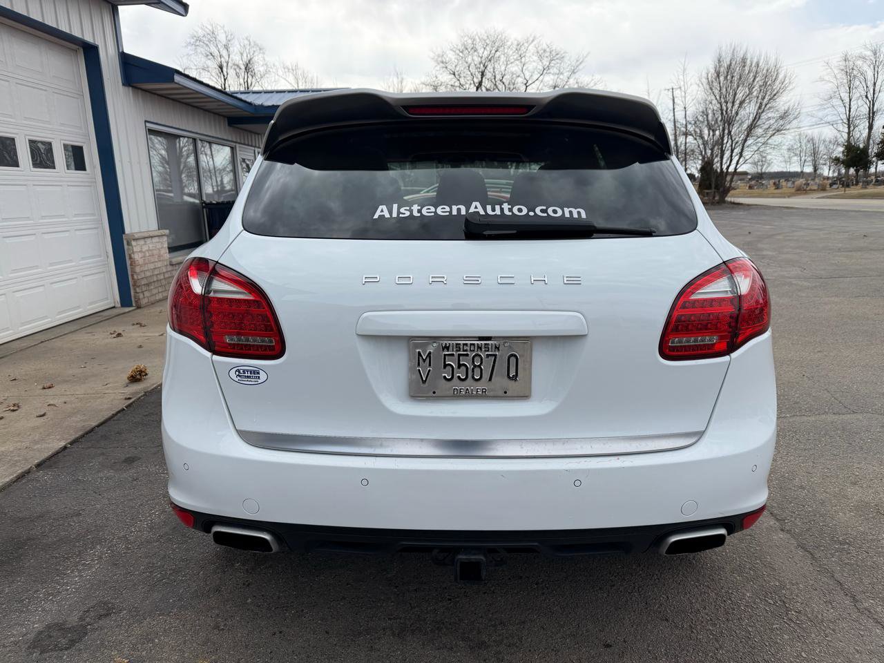 Used 2014 Porsche Cayenne Platinum Edition image 4