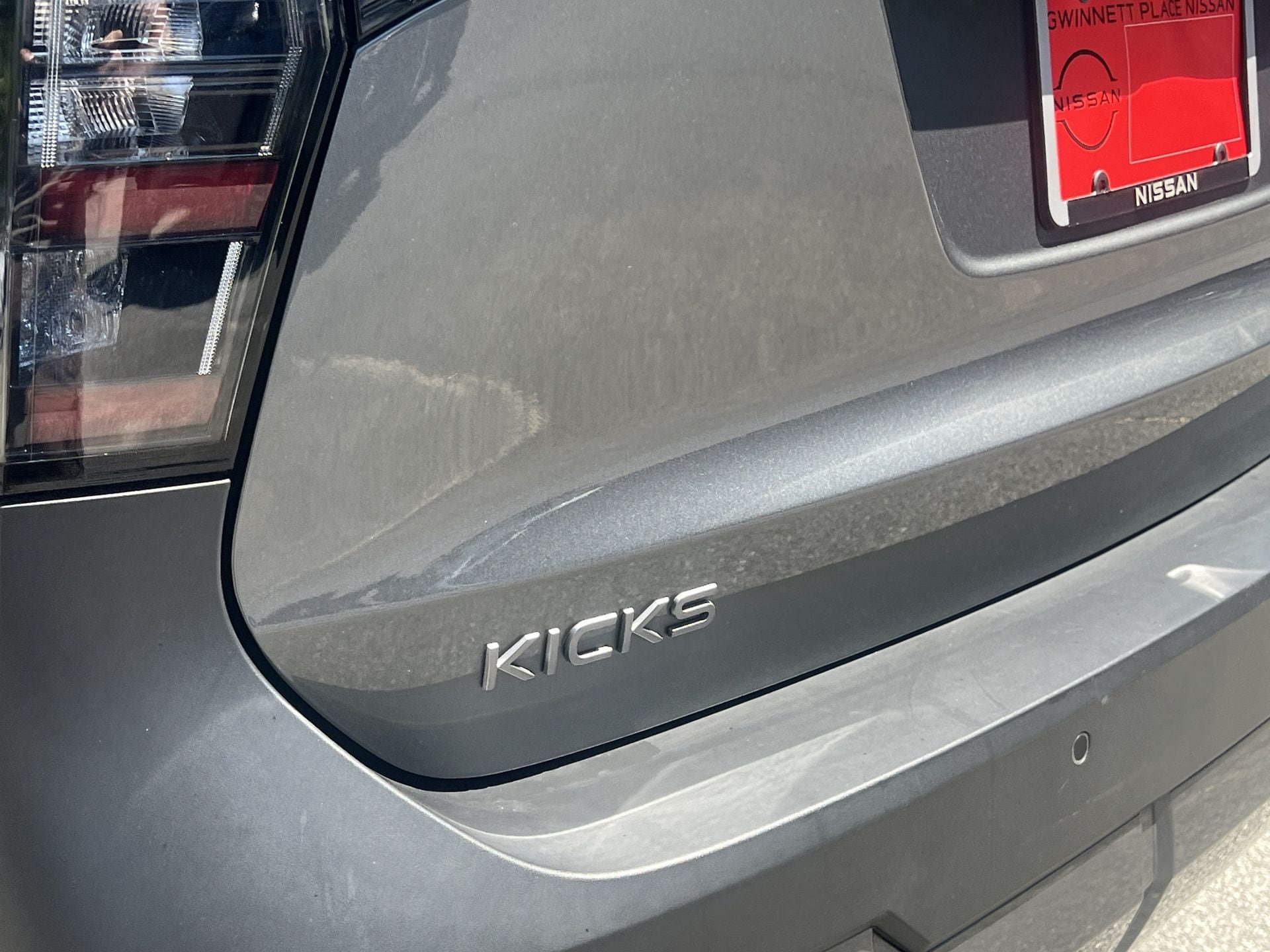 Certified 2025 Nissan Kicks SR FWD image 32
