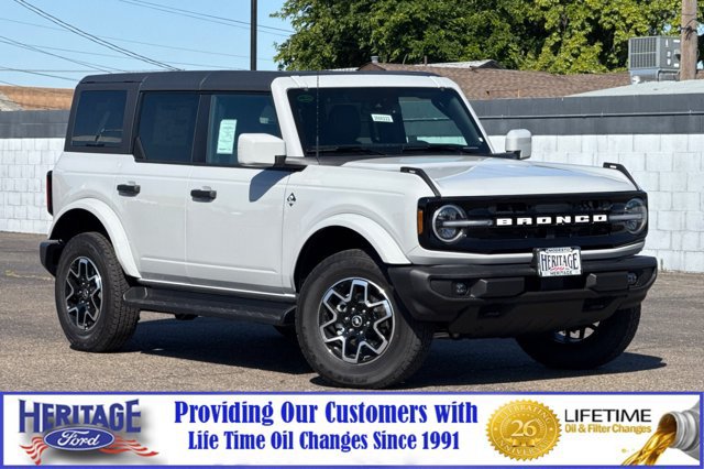 New 2026 Ford Bronco Outer Banks AWD/4WD image 1