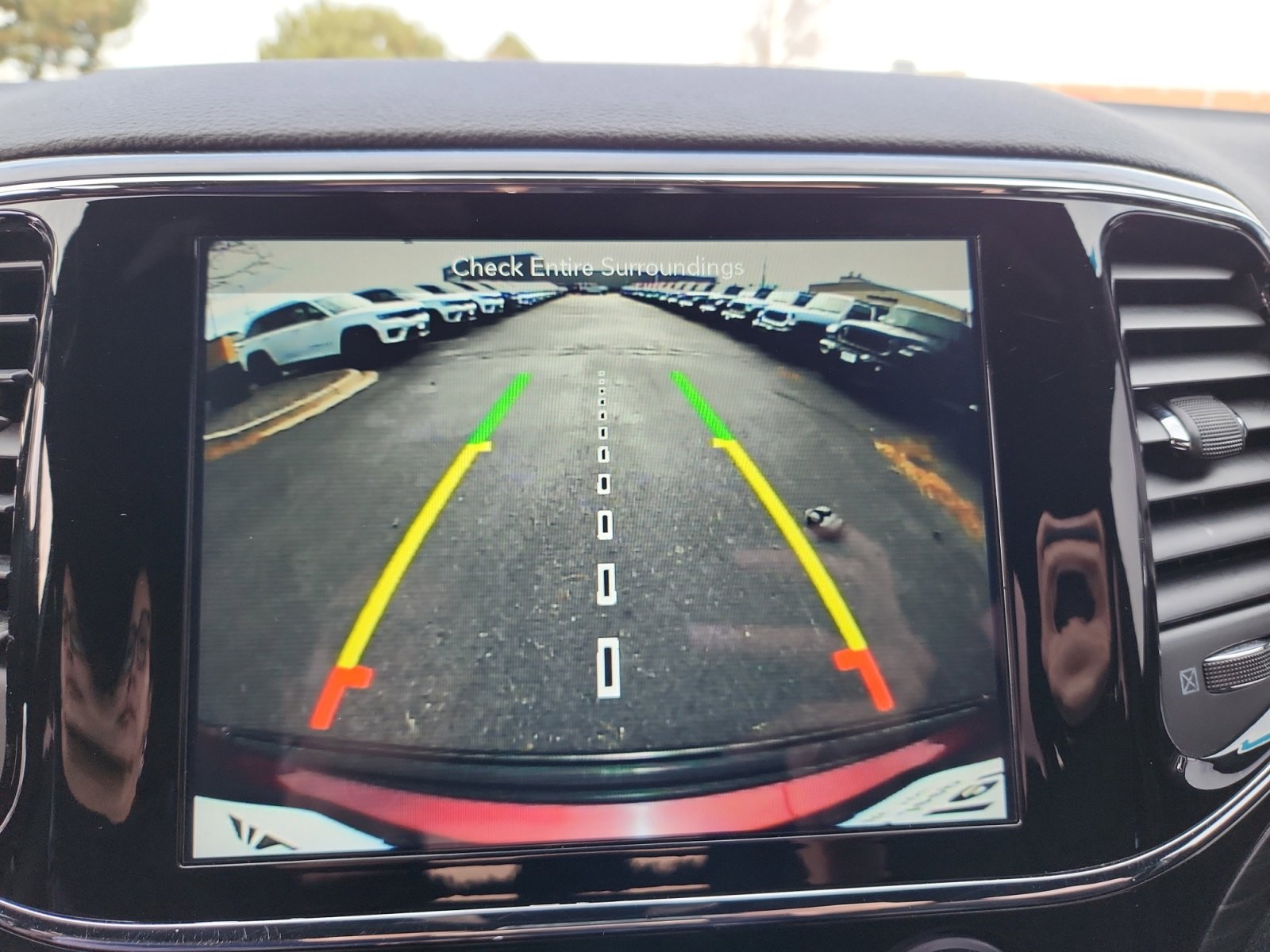 Used 2019 Jeep Grand Cherokee Laredo w/ 18" Wheel & 8.4" Radio Group image 29