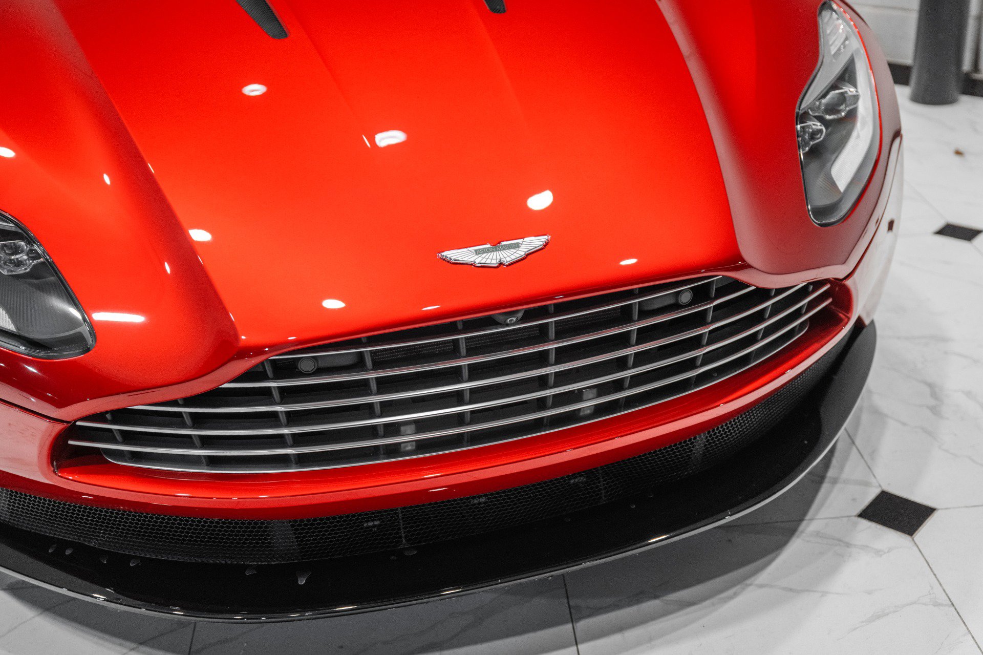 Used 2017 Aston Martin DB11 V12 image 40