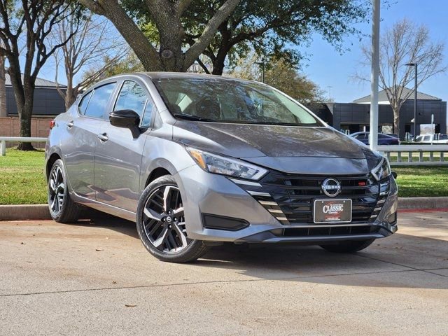 Used 2024 Nissan Versa SR video 2