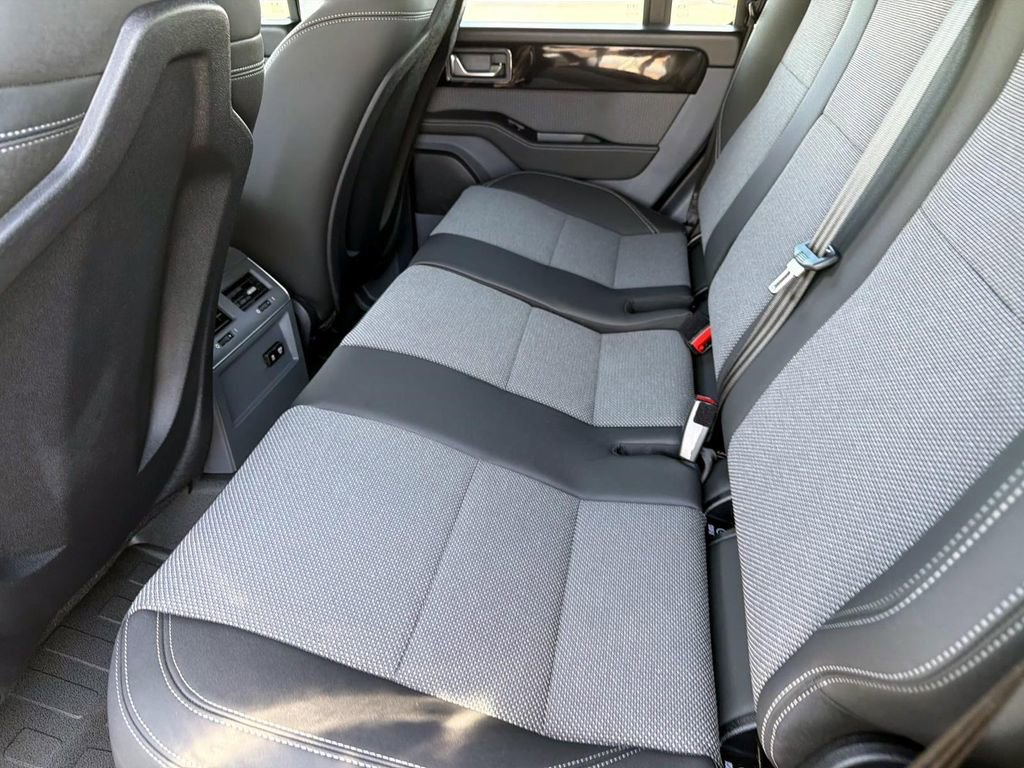 Used 2024 INEOS Grenadier image 13