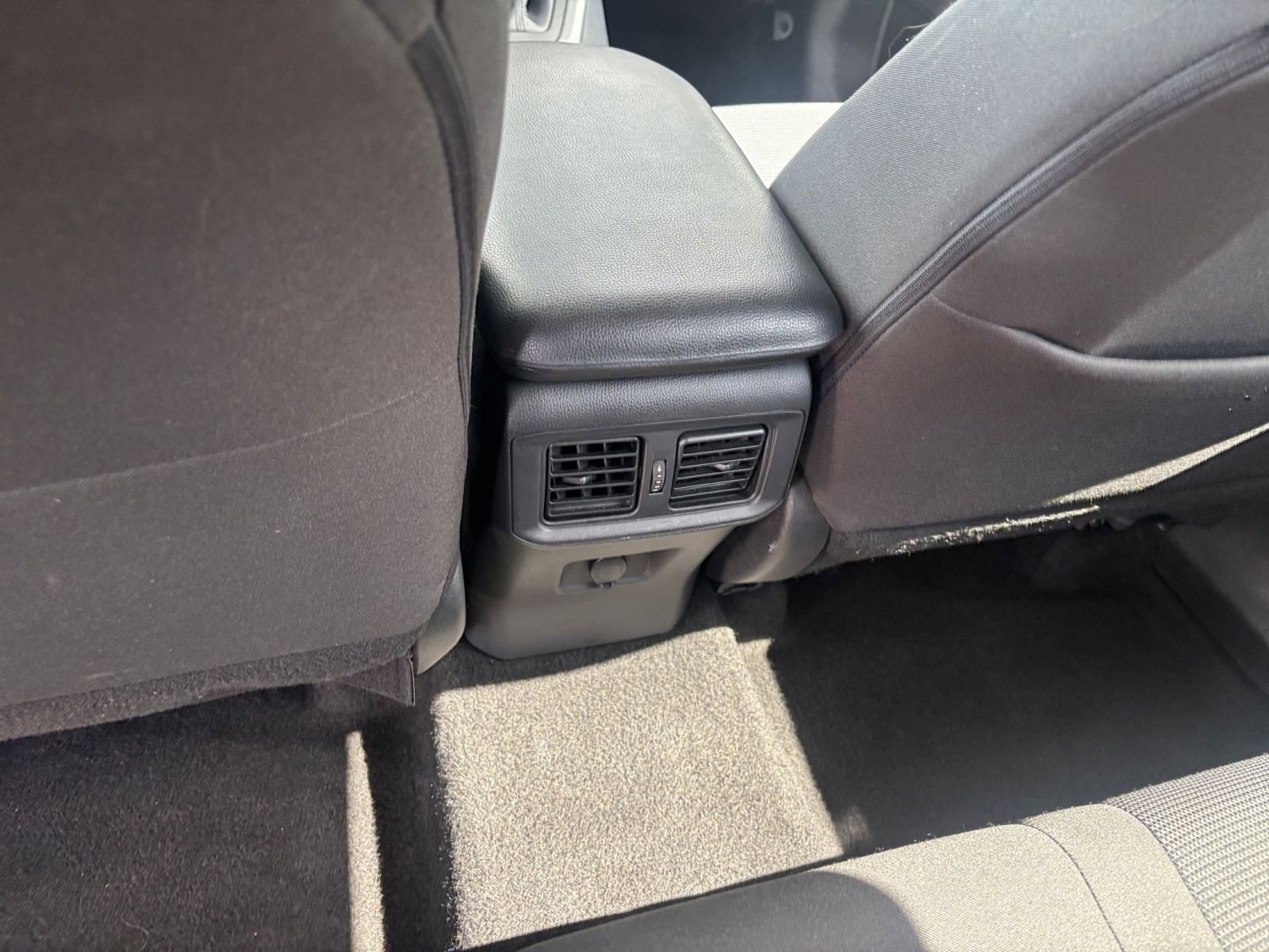 Used 2024 Toyota RAV4 LE AWD/4WD image 24