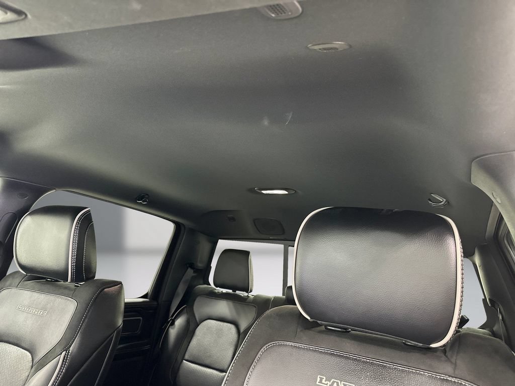 Used 2025 RAM 1500 Laramie AWD/4WD image 17
