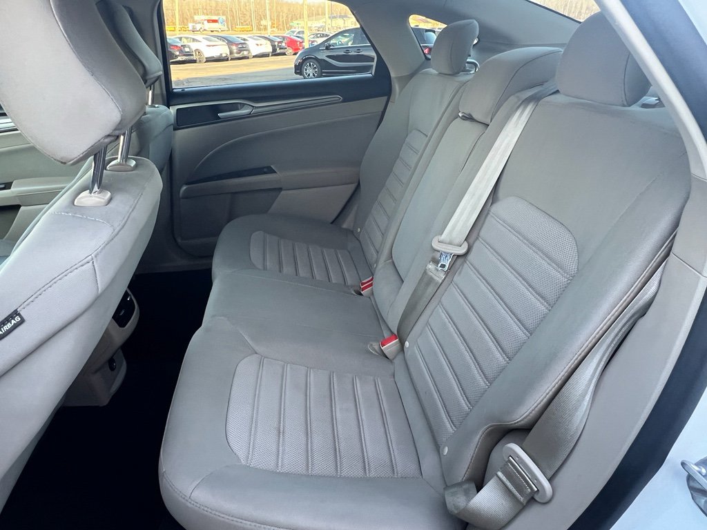 Used 2020 Ford Fusion SE image 14