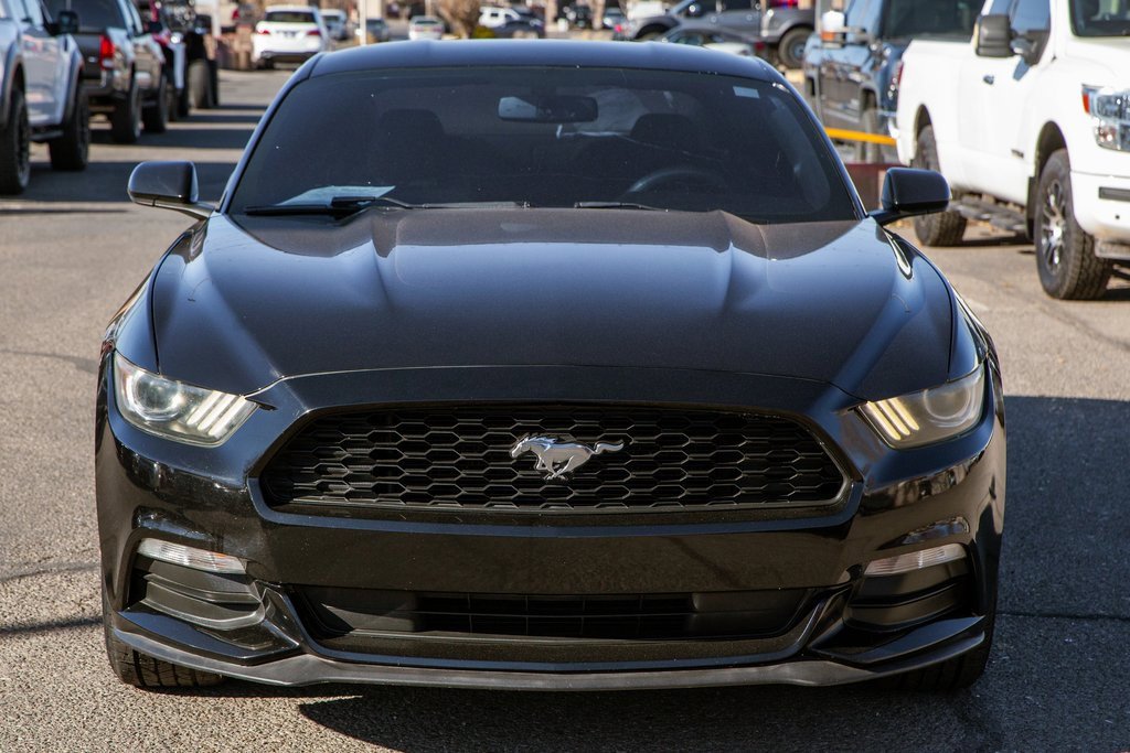 Used 2015 Ford Mustang Coupe image 3