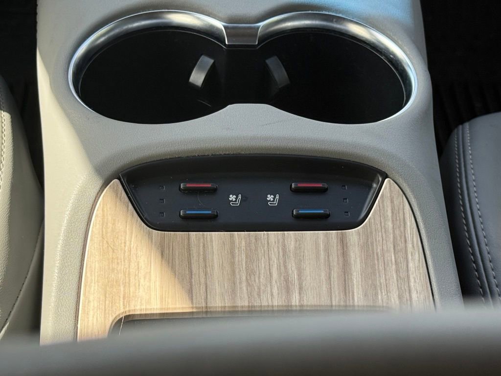 Used 2021 Toyota Venza Limited w/ Advanced Technology Package image 15