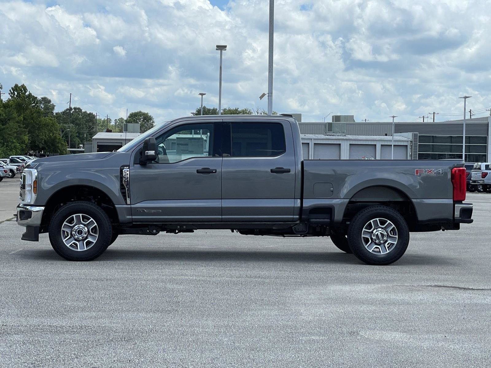 New 2025 Ford F250 XLT w/ FX4 Off-Road Package image 4