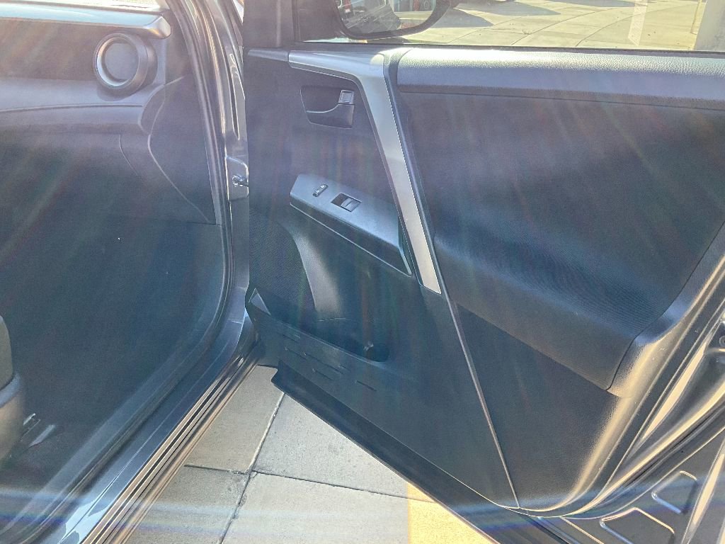 Used 2017 Toyota RAV4 LE image 26
