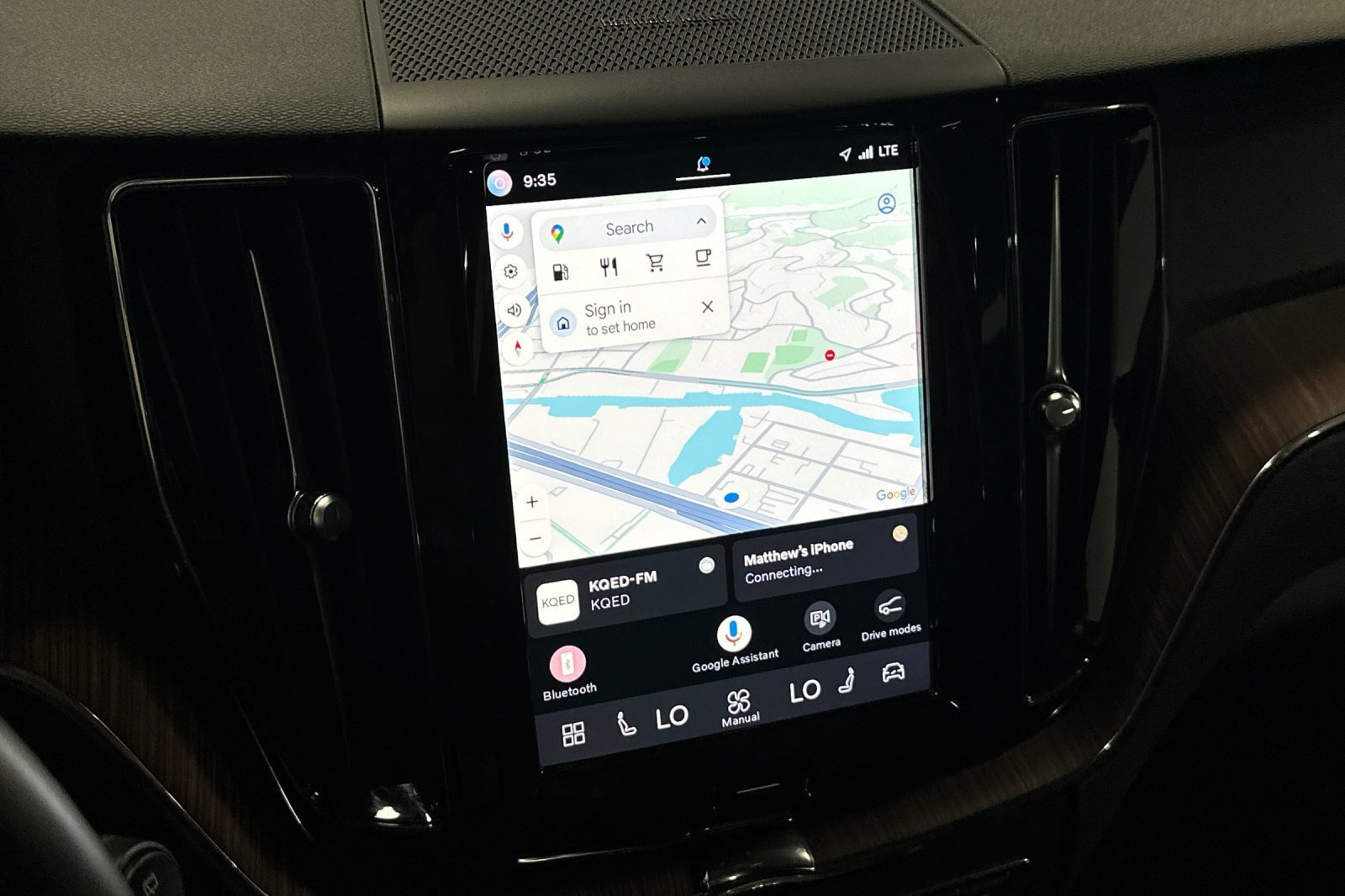 Certified 2024 Volvo XC60 B5 Plus AWD/4WD image 22