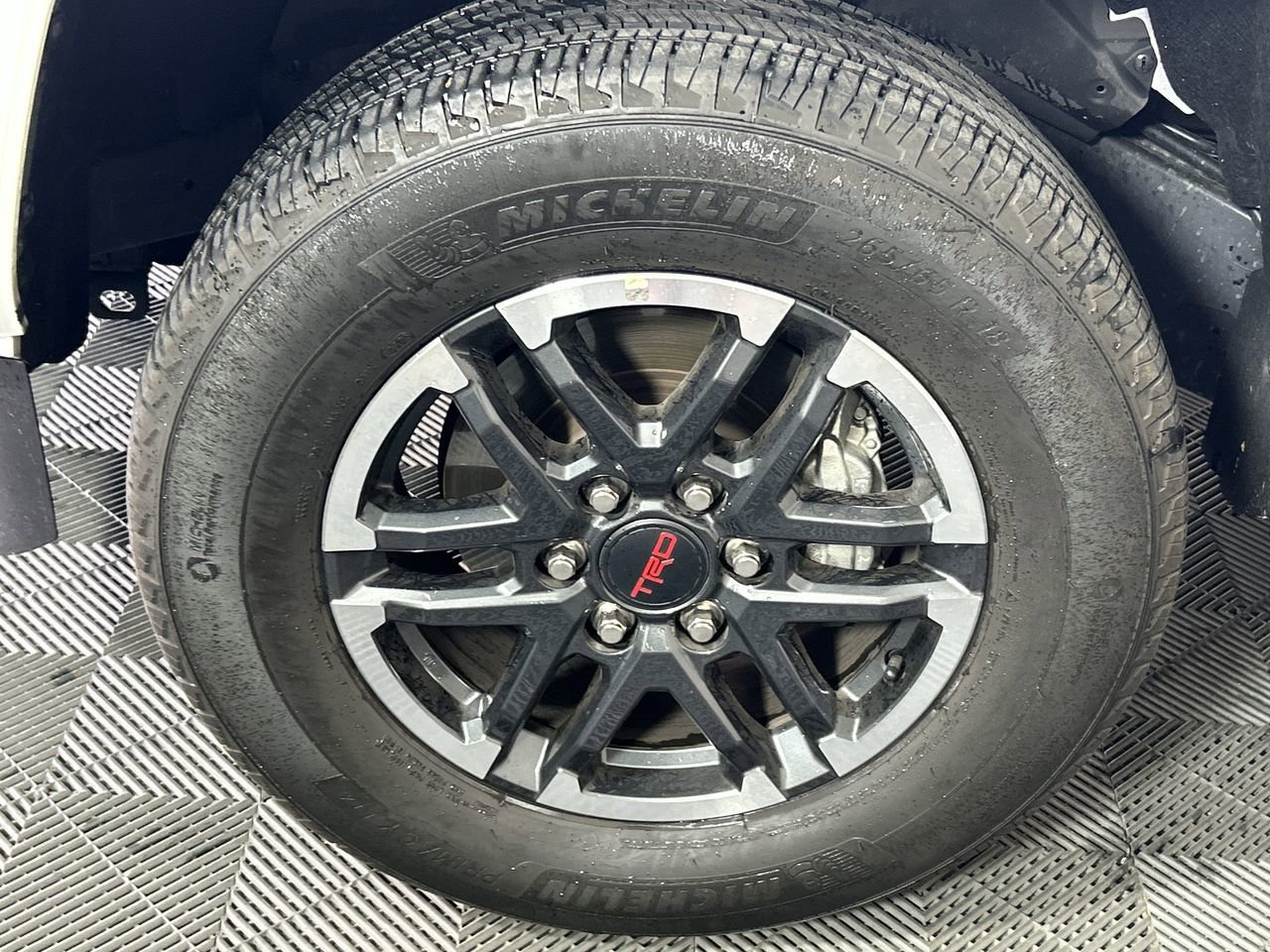 Used 2025 Toyota Tacoma TRD Sport image 9