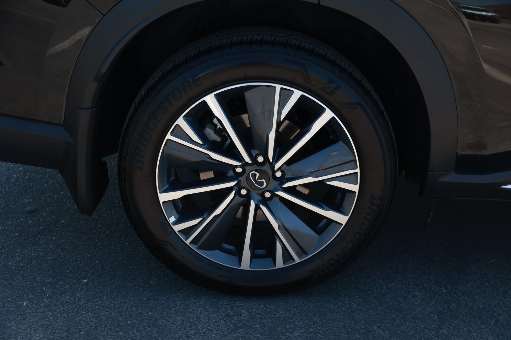 Used 2026 INFINITI QX60 Luxe w/ Cargo Package FWD image 11