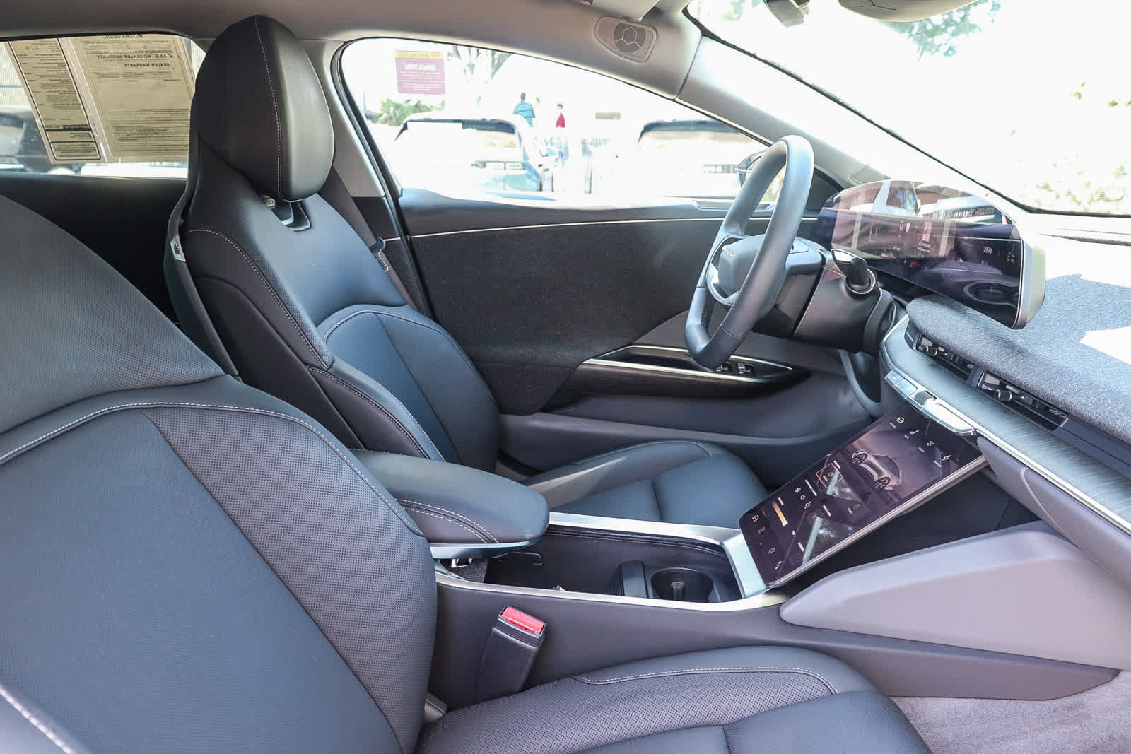 Used 2025 Lucid Air Touring AWD/4WD image 17