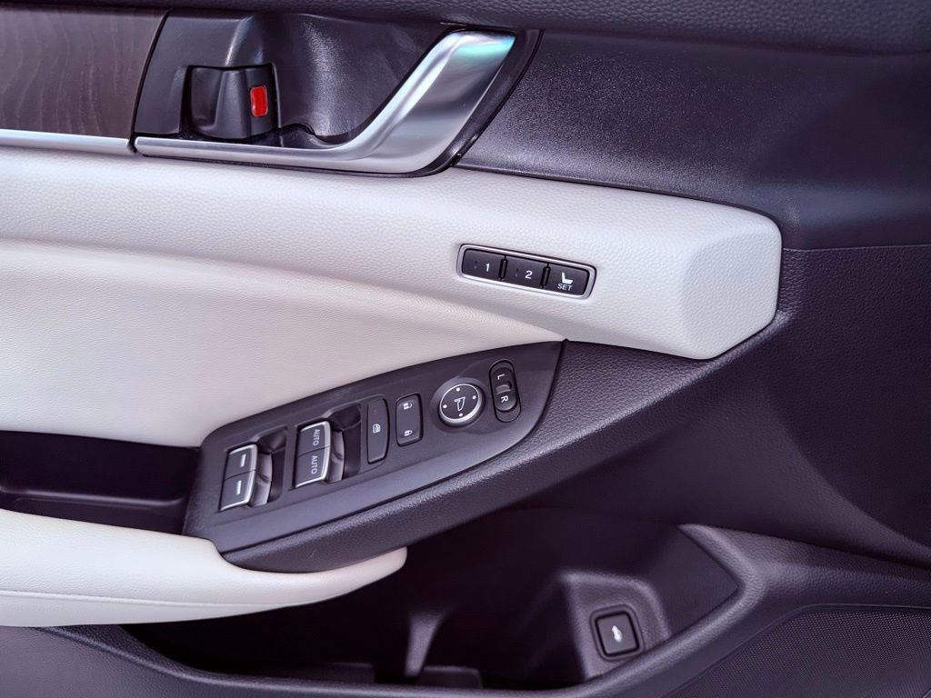 Used 2020 Honda Accord Touring image 20