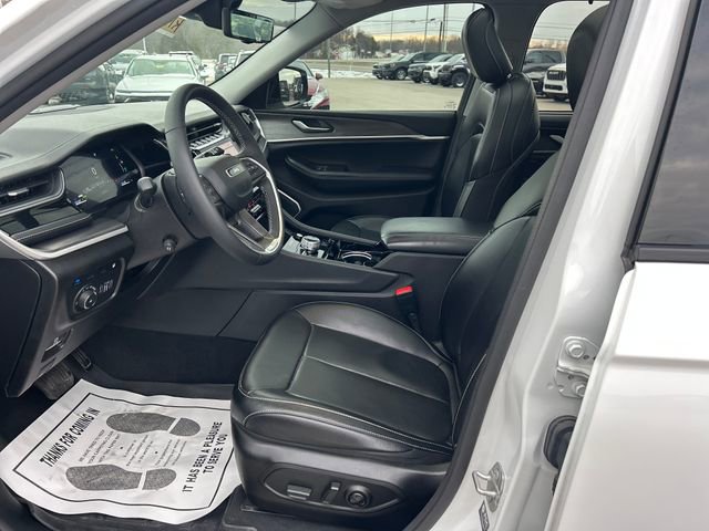 Used 2023 Jeep Grand Cherokee 4WD 4xe w/ Luxury Tech Group II image 31