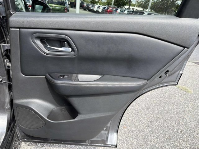 Used 2024 Nissan Rogue SV FWD image 18